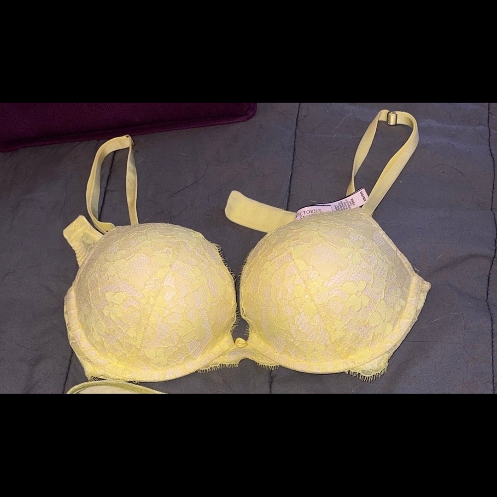 Sexy push up Victoria’s Secret bra